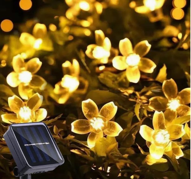 Outdoor Flower String 23' Solar LED Lights